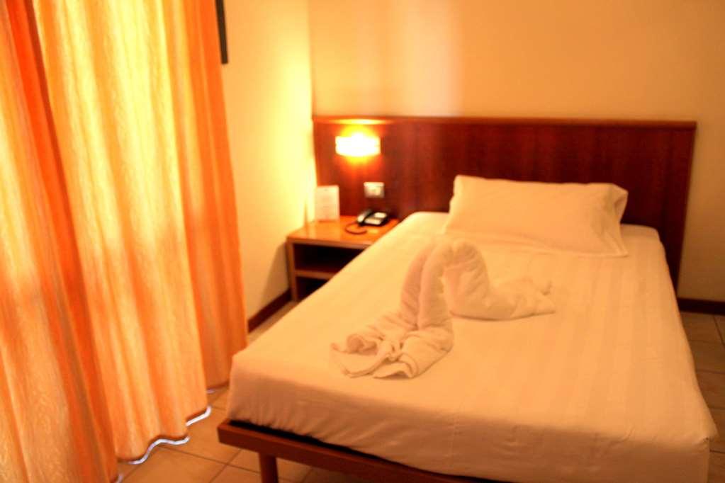 Leonardo Hotel Parma Zimmer foto