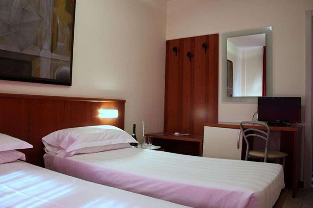 Leonardo Hotel Parma Zimmer foto