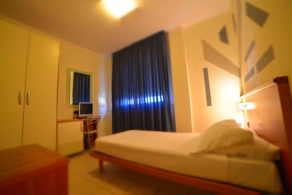 Leonardo Hotel Parma Zimmer foto